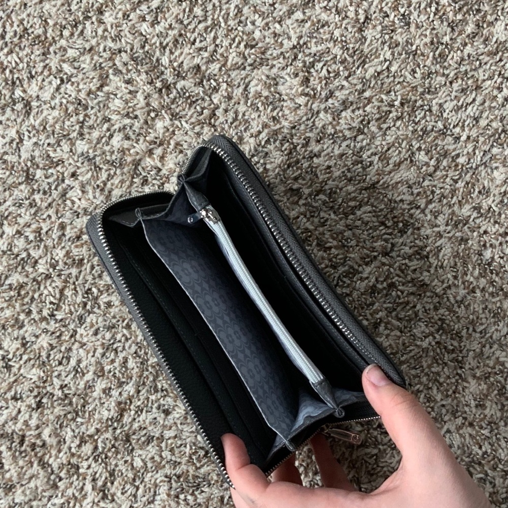 Wallet - Picture 3 of 5